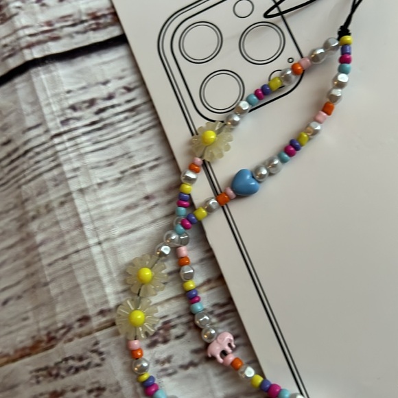 Ivory Ella Phone Strap Beaded Multicolor Daisy Elephant Phone Strap - Picture 3 of 4